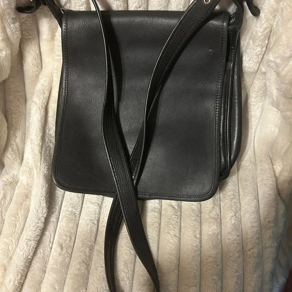 Coach Vintage  Black Leather purse - Picture 2 of 9